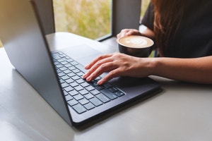 AI가 취향 분석·로봇 바리스타가 커피 만드는 시대… 불완전한 인간이 건네는 온기 섞인 한잔 그리워질 것[정주영이 만난 ‘세상의 식탁’]