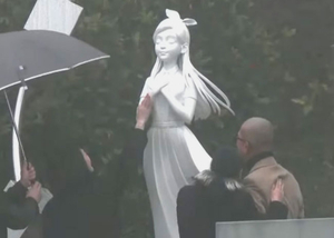 “아직도 꿈인지 현실인지 눈물만”… 구준엽, 애끓는 사부곡