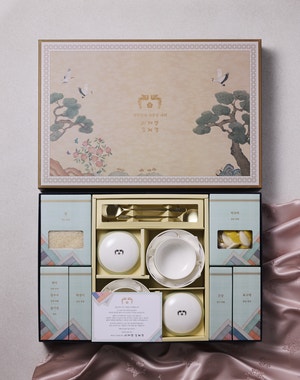 ‘대통령의 설선물, 누가 받나?’…올해는 ‘집밥세트’...그릇·특산물 담아