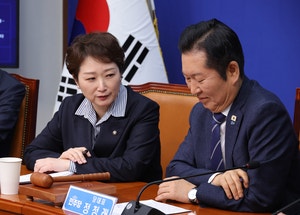 면전에서 정청래 직격한 이언주…“합당으로 대권 놀이” 내홍 격화