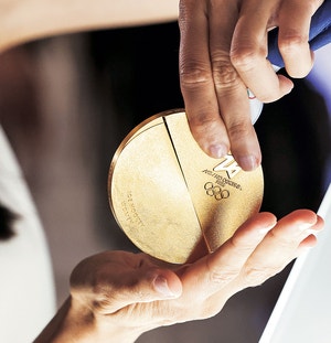 두 개로 쪼개진 메달?… 두 개가 하나된 메달![2026 밀라노·코르티나 동계올림픽]