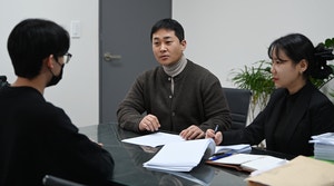 리딩방 조직원서 피싱 잡는 탐정으로… “죄책감 큰 만큼 피해자 돕고 싶어”[교도소 담장 위의 2030]