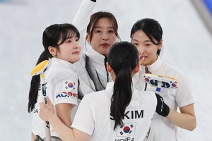 4강 티켓 놓쳤지만… 잘했어, 女 컬링[2026 밀라노·코르티나 동계올림픽]