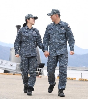 “대한민국 수중 함께 지킵니다”… 해군 첫 ‘잠수함 승조원 부부’ 탄생