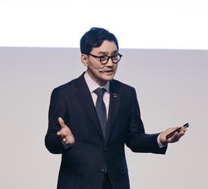 “AI 창작물 급증… 저작권 지키는 전쟁 시작”