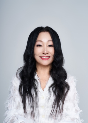 데뷔 50주년 한영애 “비바람 눈보라 일어도 걸어갈 길 바라봅니다”