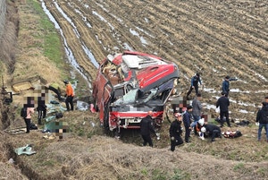 음성서 통근버스 추락