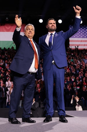 트럼프, 또 외국선거에 입김… 이번엔 ‘오르반 구하기’