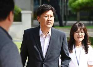 ‘시대가 변했다?’…‘후원회장 김용’ 민주당 예비후보만 26명, 친명 마케팅 경쟁