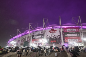 BTS ‘아미’ 손목팔찌 500개 들고 달아나…警, 용의자 추적 문화일보 관련 대표 이미지