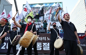 “DX 희망퇴직시켜라” 삼전 노조 분열… 성과급 배분 놓고 ‘이전투구’