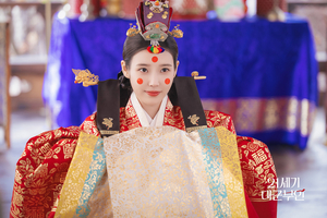 작가·감독도 아닌데… 아이유·변우석 “부끄럽다” 사과