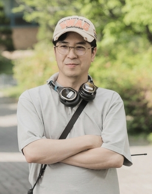 ‘21세기 대군부인’ 박준화 감독 “고증 부족… 대단히 죄송”
