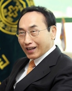 이원로 시인, PEN 한국본부에 1억 기부