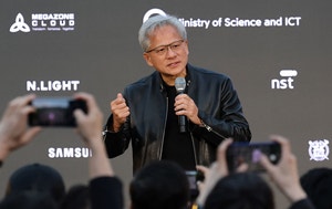 <b>젠슨 황</b> “주식으로 전 <b>재산</b> 잃은 적도…실패는 곧 성장”