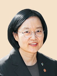 ‘집 3채·해외주식 21억’… 한성숙 공정논란 여전