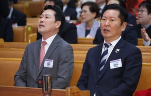 [속보]국힘46.8%·민주35.9%…李부정51.4%·긍정45.1%-여론조사공정