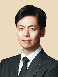 롯데家 3세 신유열, 글로벌 푸드 전략 ‘실전 무대’