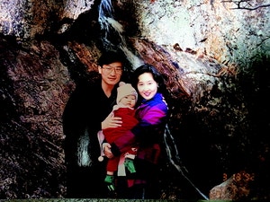 2년전 부인 떠나보낸 뒤 찾아온 손녀… “열흘전 태어났지만 아직도 못 안아봐”[파워인터뷰]