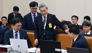 신현송 “고물가 지속…주가하락은 제한적”