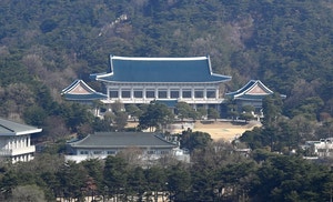 [속보]靑 “삼전·닉스 단일종목 <b>레버리지</b> 필요시 보완…F4회의서 살필...