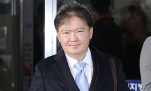 민경욱 전 의원, 강연 도중 쓰러져 심폐소생술 받고 급히 병원 이송