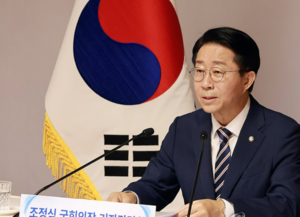 [속보]국회의장 “현직 대통령 <b>연임</b>, 국민 선택…내년 개헌 골든타임”