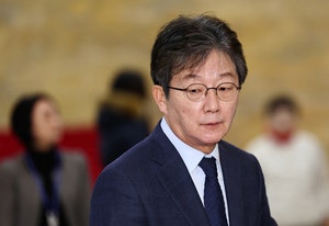 <b>유승민</b> “중국 같은 경찰공화국이 盧 정신인가”