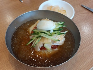 ‘후루룩’ 면치기 한판… 더위먹은 입맛 깨우다[이우석의 푸드로지]