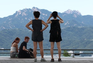 <b>서울</b> <b>폭염</b>특보 해제 사흘 만에…<b>동남권</b> 다시 <b>폭염주의보</b>