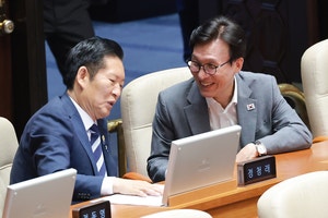 김민석 “전대 여론조사 조작, 법적대응 검토” … 당내 갈등 재점화 우려