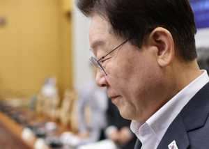 [속보]<b>대통령</b>“가장 큰 권력 <b>경찰</b> 기강해이…<b>개혁기구</b> 고민” 지시