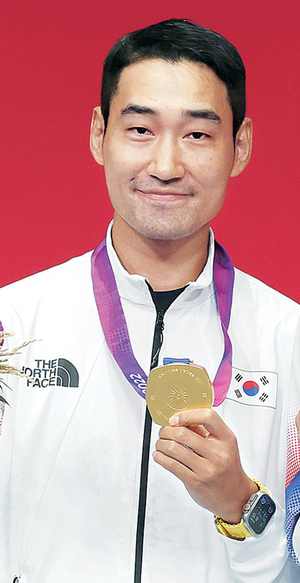 ‘펜싱 전설’ 김정환, 한국체대 교수로 ‘인생 2막’