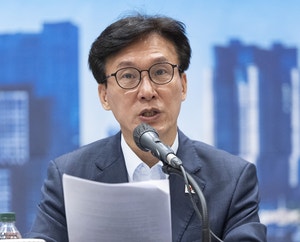 김민석, ‘전대 여론조사 조작 의혹’ 유튜버 긴급감찰 지시