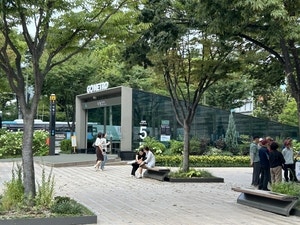 아스팔트 걷어내고 공원으로… 폭염이 바꾼 서울 도심