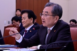 <b>조현</b>, <b>네팔</b> 방문해 <b>외교장관 회담</b> 및 실종자 가족 면담
