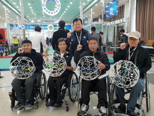 휠체어 타고 경기… 도전은 계속된다