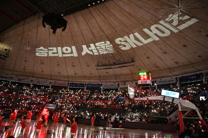 ‘전설의 기록’에 다가가는 SK…<b>워니 트리플더블</b> 앞세워 파죽의 11연승