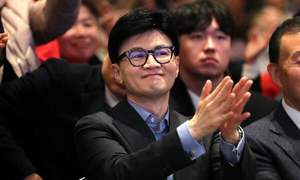 "깨끗한 정치 하겠다"… '불체포 포기·금고형 이상 <b>세비 반납</b>' 내건 <b>한동훈</b>