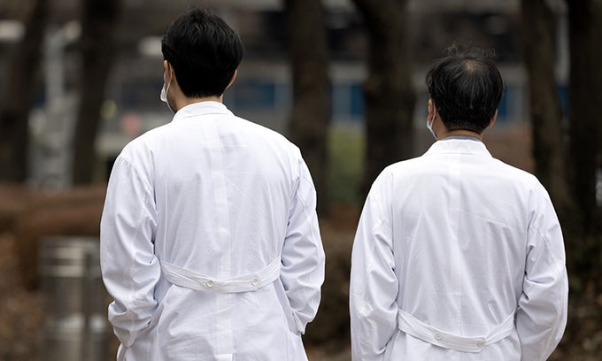 <b>전공의단체 회장</b> "<b>의대증원</b> 규모 지나쳐…모든 대응 방안 강구"