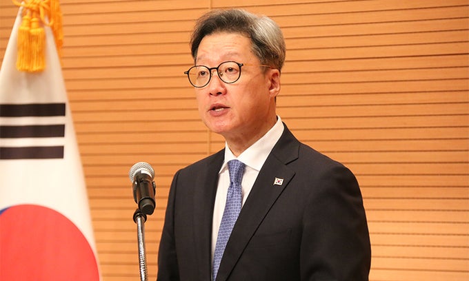 ‘<b>갑질</b> 의혹’ <b>정재호</b> 주중대사 소통 끊고 두문불출