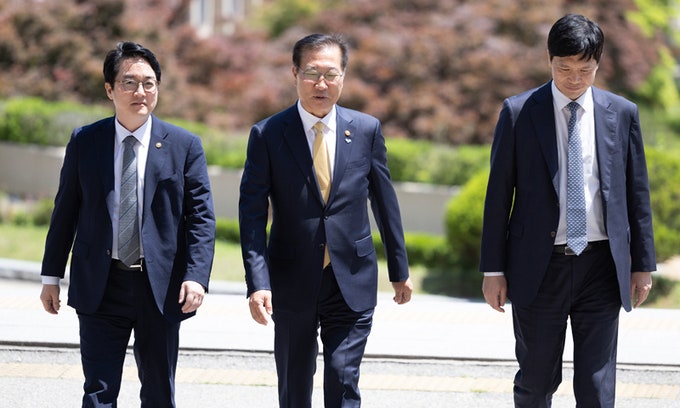 [단독] <b>법무부</b> <b>가석방</b>심사위 “尹<b>대통령</b> 장모 <b>가석방</b> 제외는 역차별”