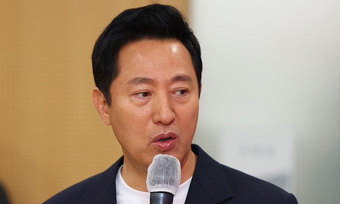 재반격 나선 <b>오세훈</b>, <b>유승민</b> 겨냥 “야당보다 더한 여당 자제를”