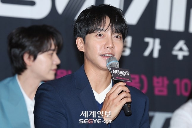<b>이승기</b> “소속사 대표, 나를 돈만 밝히는 사람으로 몰아”