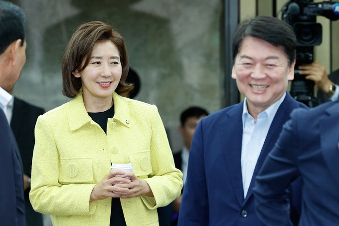 <b>이화영</b> 1심 중형에… 與 당권 주자들 일제히 <b>이재명</b> 때리기