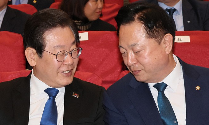 <b>김두관</b> “민주당에 전체주의 유령이 떠돌아”…<b>당 대표 출마선언</b>