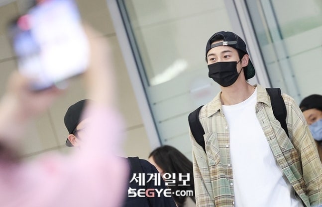 <b>변우석</b> 경호원이 쏜 플래시…‘<b>특수폭행</b>’ 가능성 있나