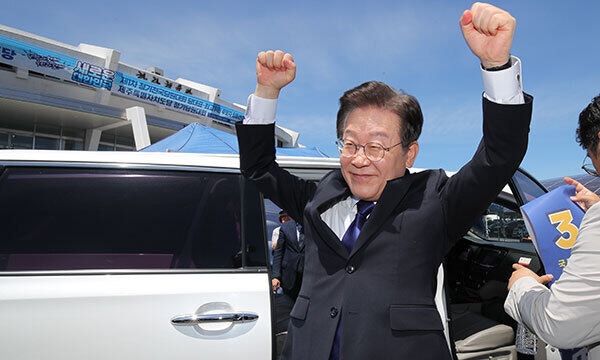 <b>이재명</b>, <b>민주 경선</b> 첫날 득표율 90% 넘어 '압도적 1위'