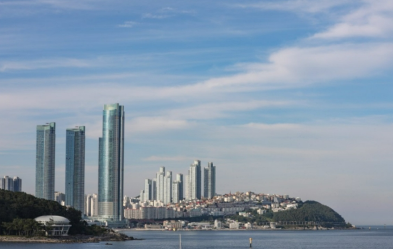 휴가철 <b>부산</b>서 ‘<b>물놀이</b> 사고’ 잇따라