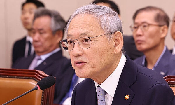 <b>유인촌</b> “<b>정몽규</b> 스스로 <b>거취</b> 결정하는 게 명예로울 것”